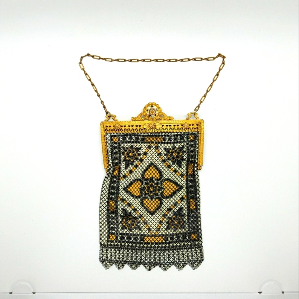1920's Mandalian Fleur d'Lys Flapper